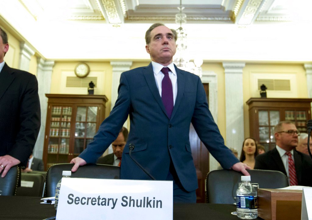 Sources: Trump plans to oust Shulkin as VA secretary