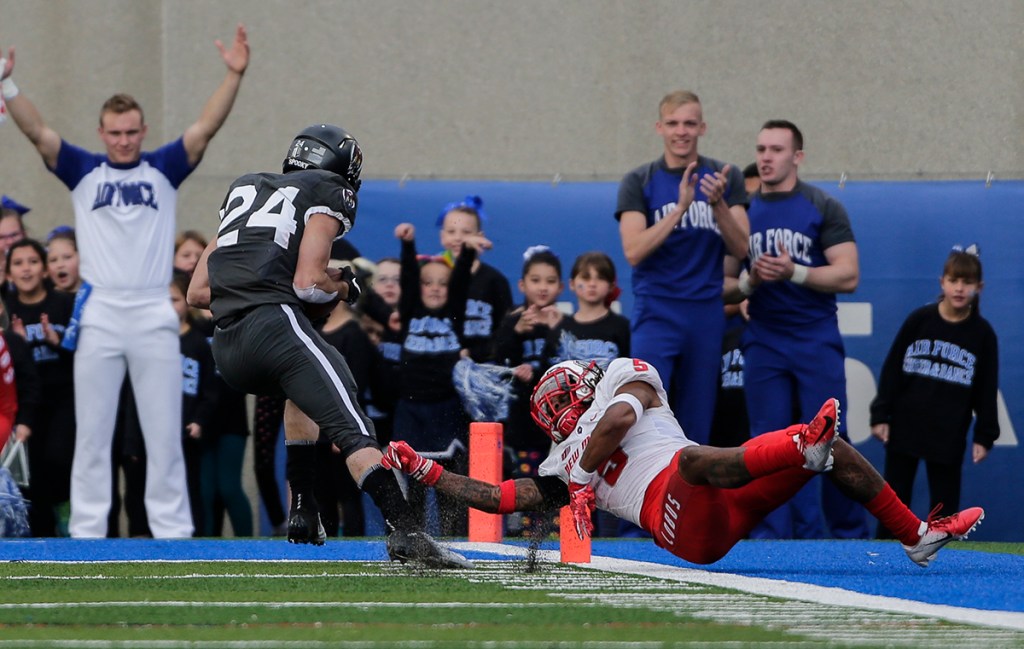 Kadin Remsberg leads Air Force to win, then gets engaged