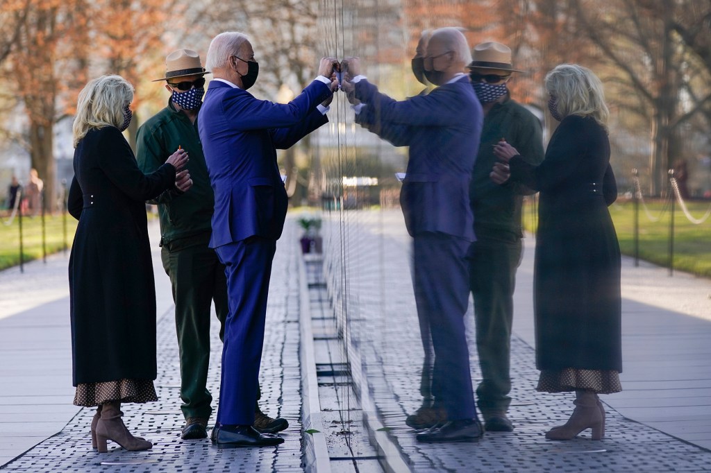 Bidens pay tribute at Vietnam Veterans Memorial