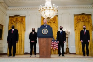 Biden vows to evacuate all Americans, foreign allies from Afghanistan