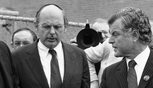 Marine veteran and former US Sen. Adlai Stevenson III, 90, dead from dementia