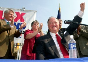 Max Cleland dies; senator and veteran lost limbs in Vietnam