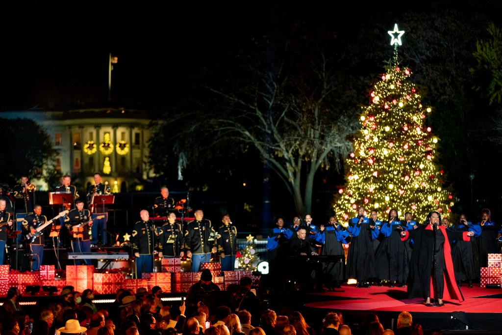 Feds get Christmas Eve off in 2021