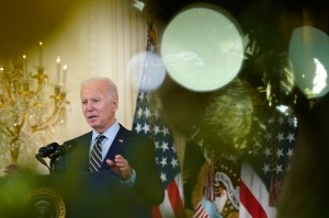 Federal employees cleared for 5.2% pay raise in 2024
