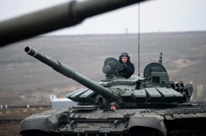 US hones warnings, offers to Russia over Ukraine