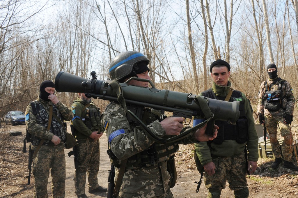 Britain, NATO order Saab’s Carl-Gustaf weapons