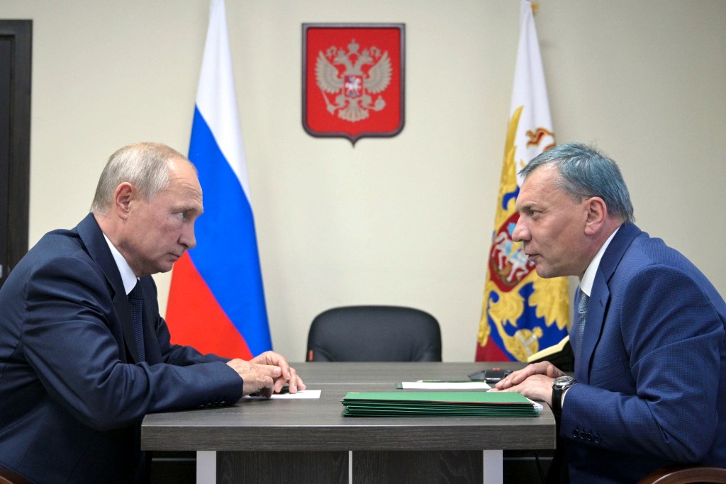 Putin makes changes to arms industry, space agency leadership
