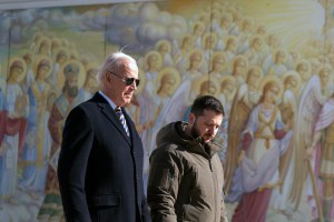 In photos: US presidents visiting war zones