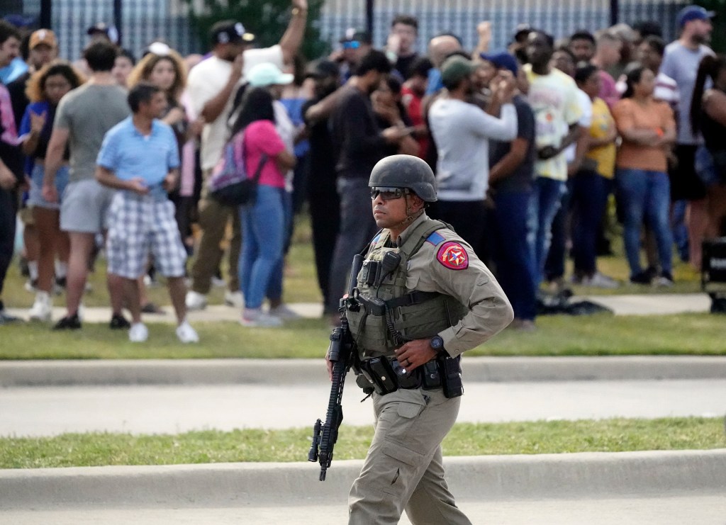 FBI probes how failed soldier turned Texas mall shooter