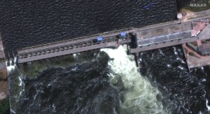 Ukraine dam collapse triggers emergency as Moscow and Kyiv trade blame