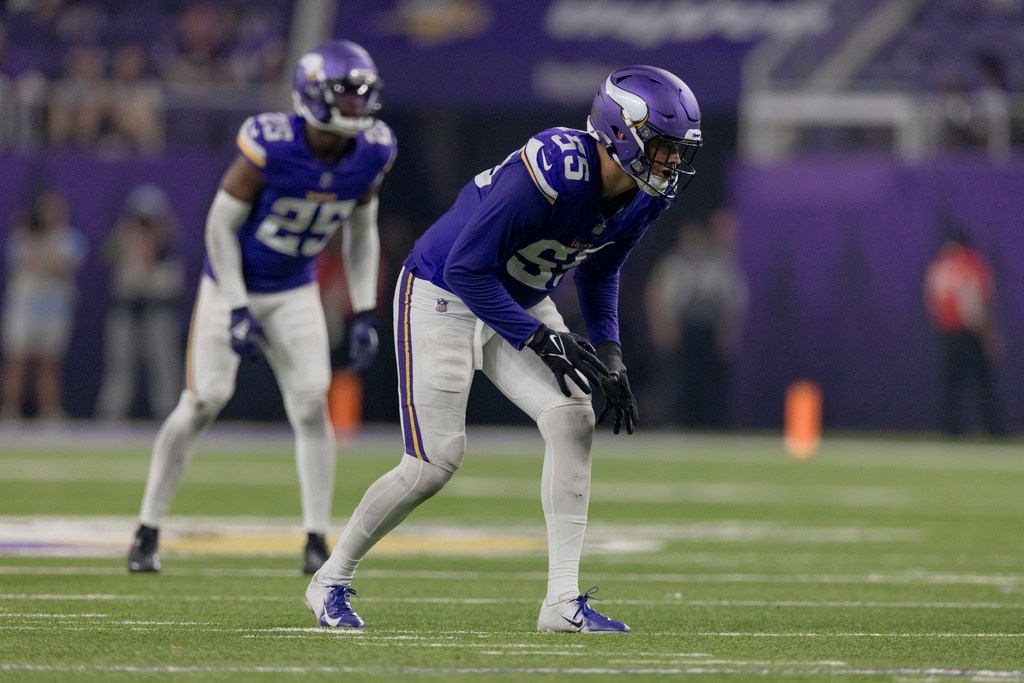 Former Army linebacker makes Minnesota Vikings opening day roster