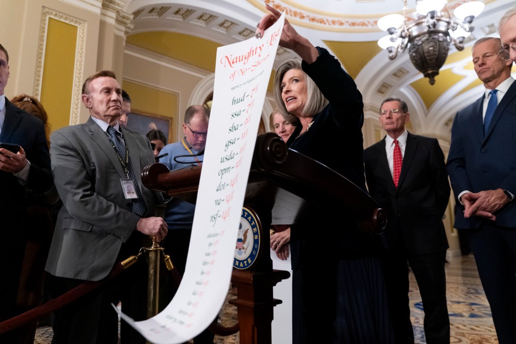 Sen. Ernst unveils telework ‘naughty list’ of federal agencies