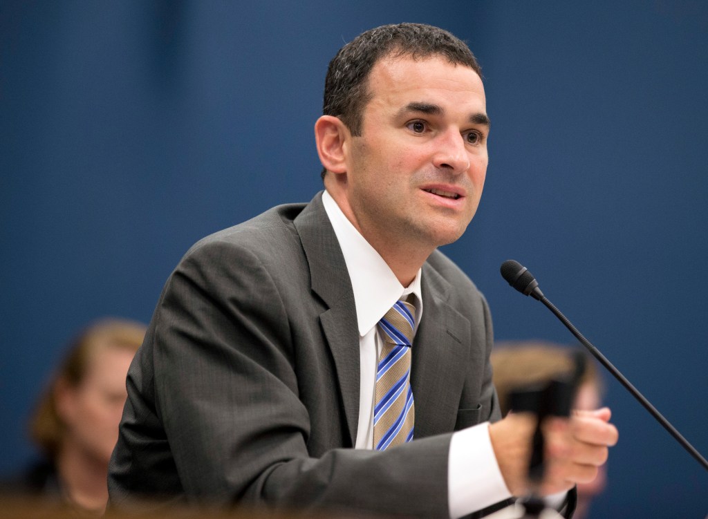 IRS decision to end surprise visits by agents backed by employee union