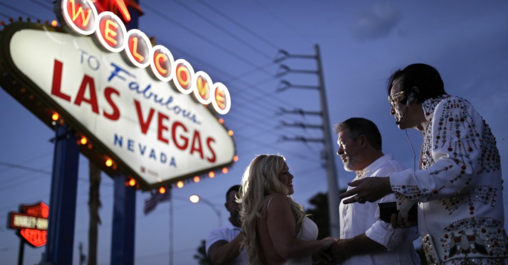 Here’s how you can get married in Vegas for free this Veterans Day