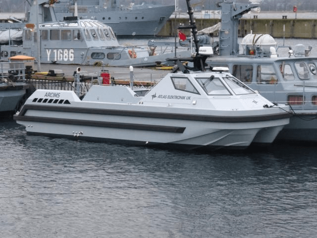 Autonomous mine-hunting boat will be delivered to the British Navy this winter