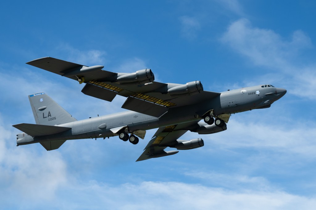 Congress wants to restore nukes on conventional B-52 bombers