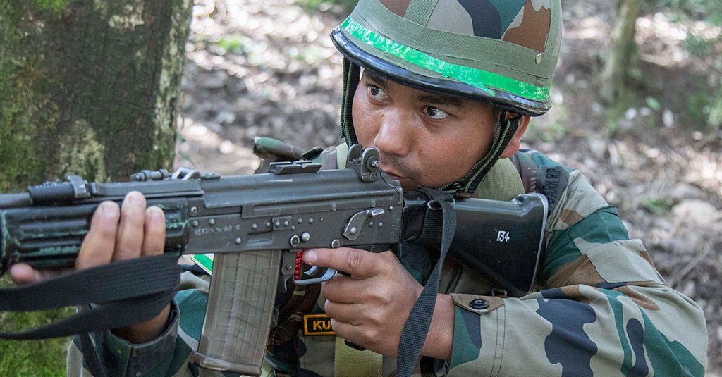 It looks like the Indian army is going to replace its broken down rifles a lot sooner than we thought (thanks to Sig Sauer)