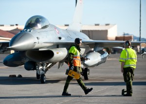 Ukrainian pilots will learn to fly F-16s at US Air Force’s 162nd Wing