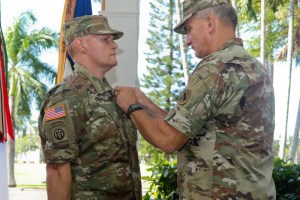 Army major receives Soldier’s Medal for rescuing family