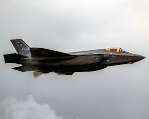 Air Force F-35 buy would be cut in half under Pentagon spending plan