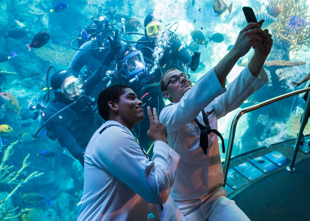 Congressman wants to halt California aquarium money after lobster spat