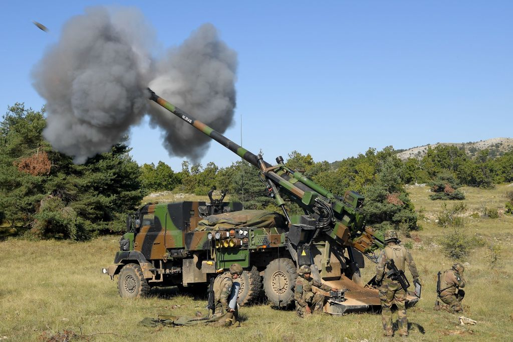 Lithuania’s defense minister heads to Paris to buy Caesar howitzers