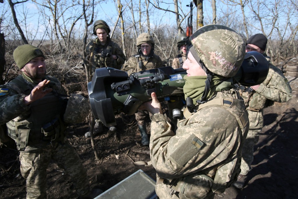 UK leader vows to keep military aid flowing to Ukraine