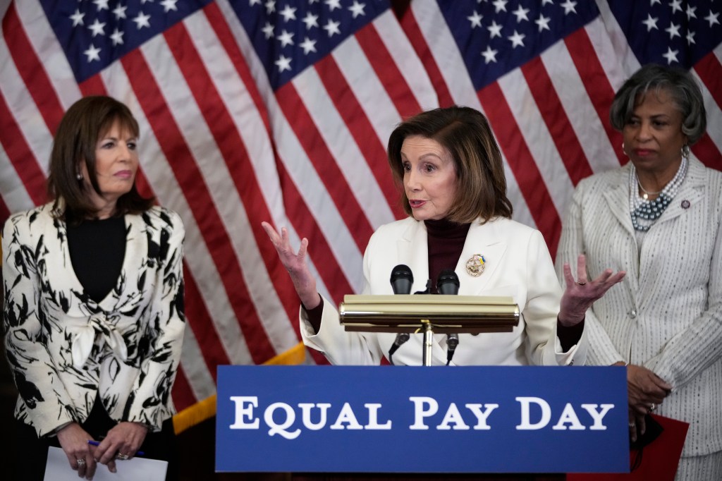Justice Department employees urge OPM to ban salary history in hiring