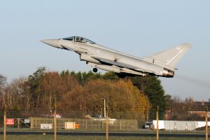 Britain to train Ukraine combat fighter pilots