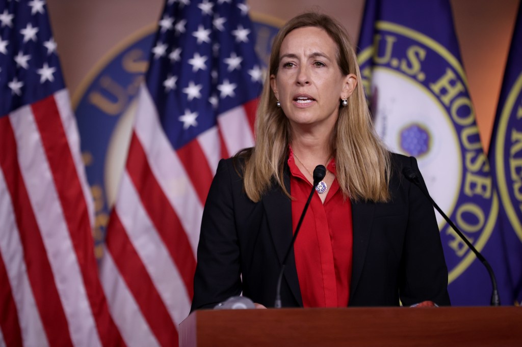 House moves to strengthen vetting for military financial counselors
