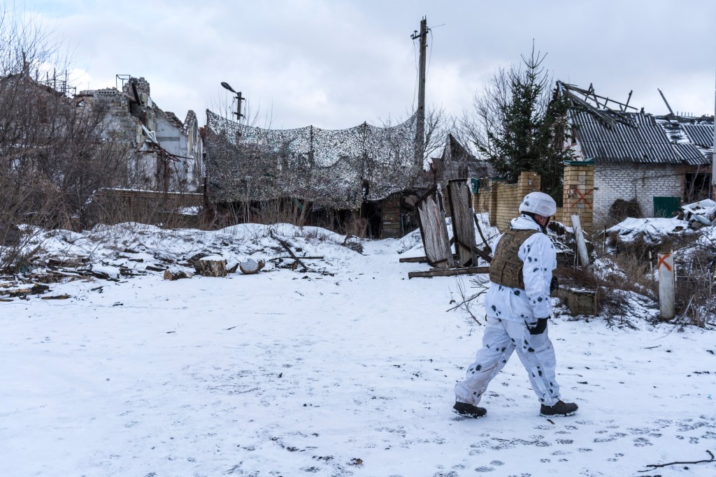 US draws down Ukraine embassy presence as war fears mount