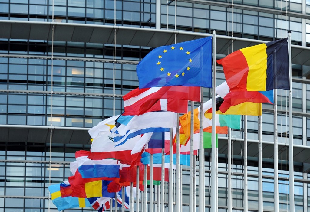 EU policymakers support funds for cross-border defense industry cooperation