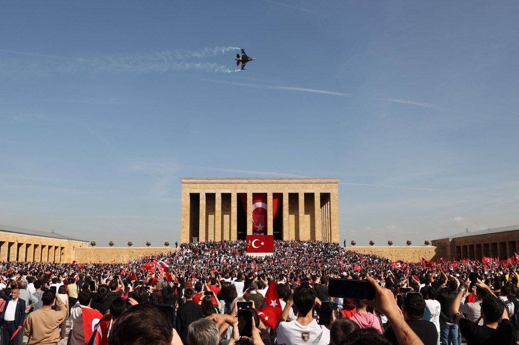 Biden urges Congress to approve Turkey F-16 sale