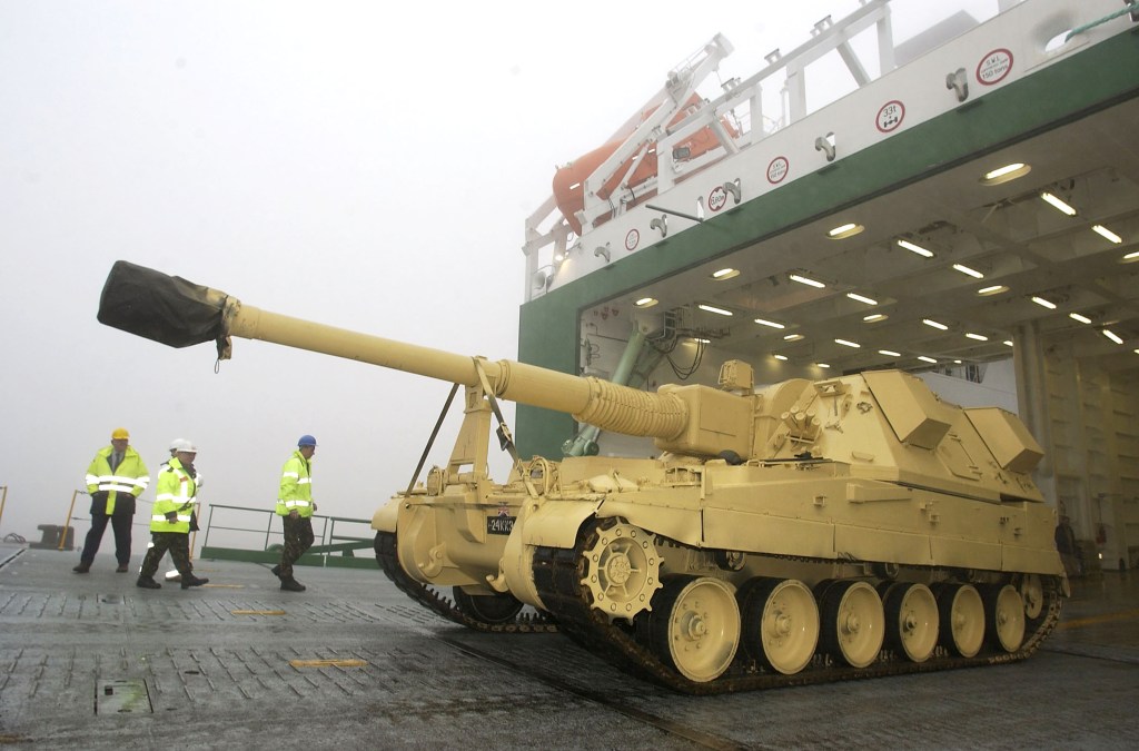 ‘The race is on’: Britain moves to get heavy artillery to Ukraine