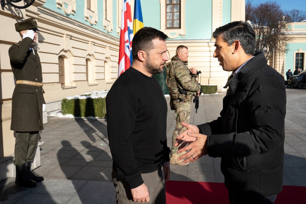 UK government unveils $620 million top-up in Ukraine military aid