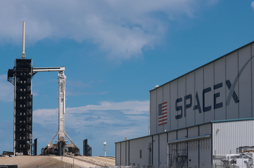SpaceX awarded $4 billion Space Force contract to track airborne threats