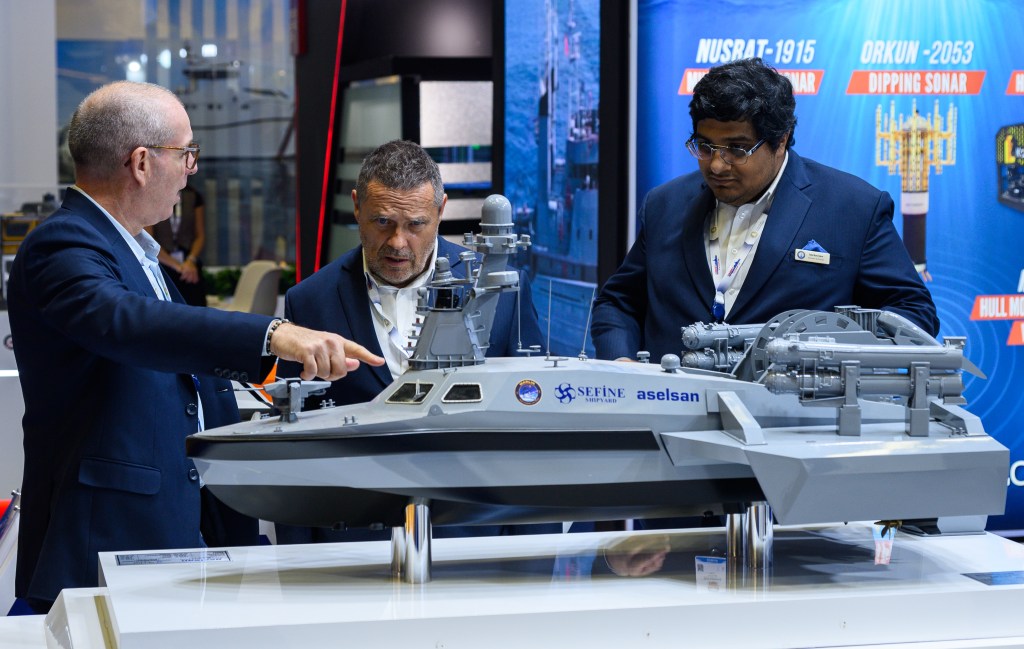 Turkey, Qatar deepen defense ties with multiple deals at naval expo