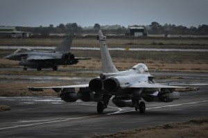 Ukraine agrees on plan to acquire 16 Rafale jets, France’s Macron says