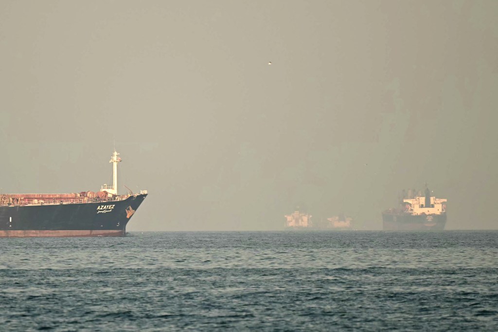 UK’s Starmer and Trump discussed military options for Strait of Hormuz