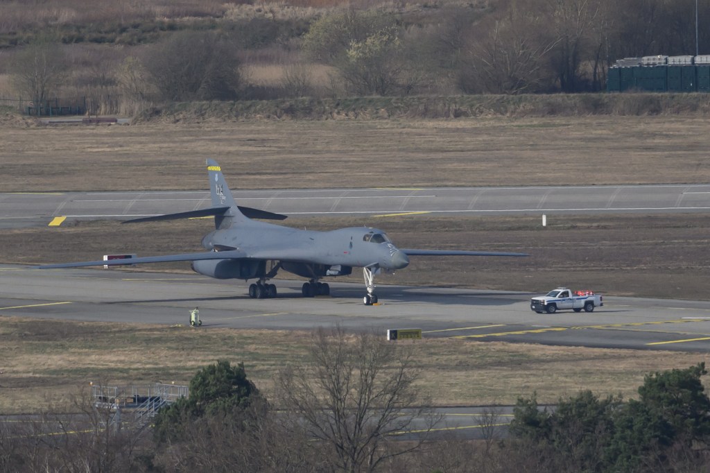 Report: US to cut strategic bombers and warships available to NATO in a crisis