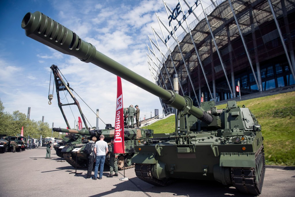 Poland spends $16.5 billion in EU-backed loans on heavy army weapons