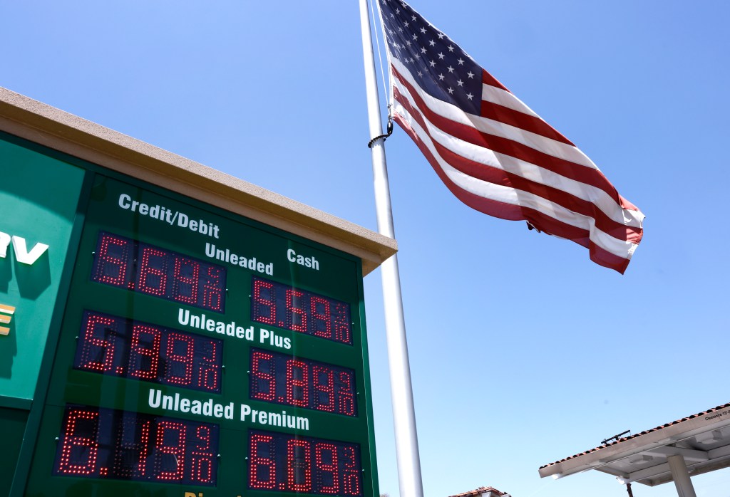 House advances measure to give troops a discount on gas