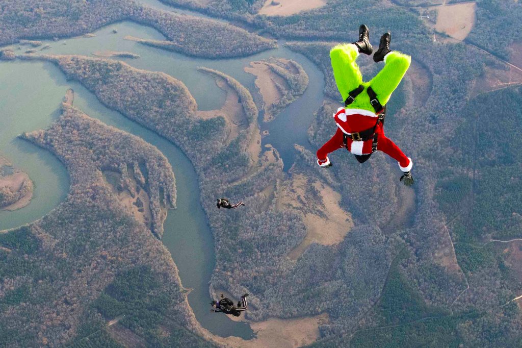 Santa’s elves are dropping into military communities everywhere