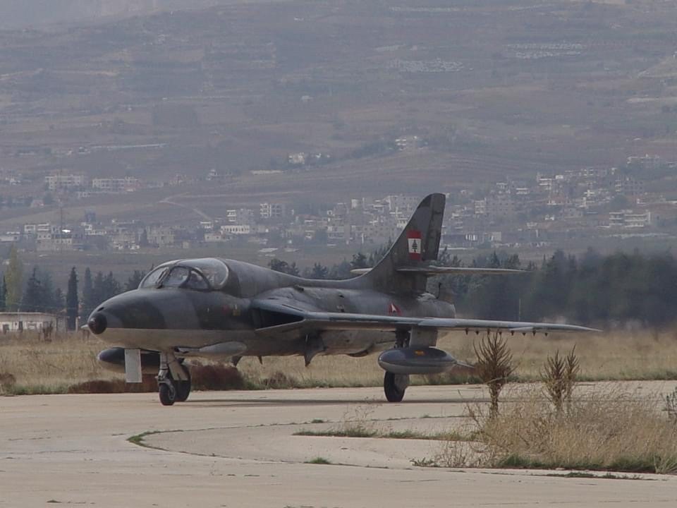 Canadian firm begins negotiations to buy Lebanese Hawker Hunter jets