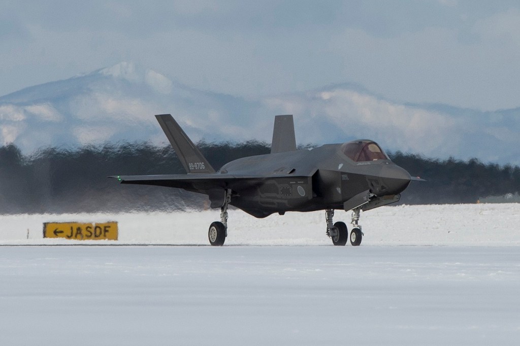 Japan base welcomes 1st deployed F-35A, but industry hiccups delay fighter’s supplies