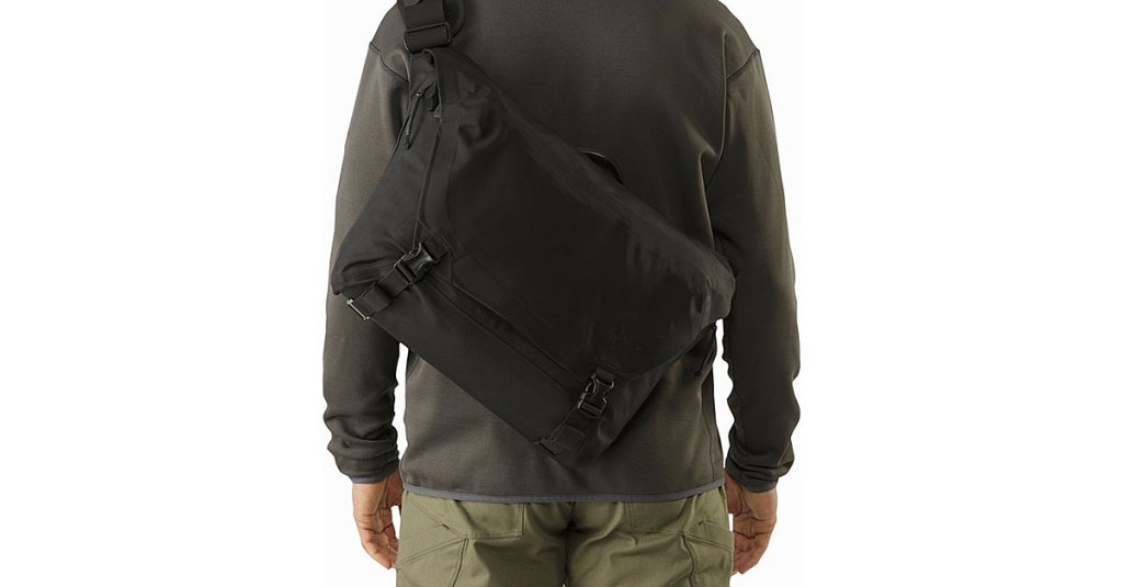 This new Arc’teryx courier bag can hide a nasty surprise for bad guys