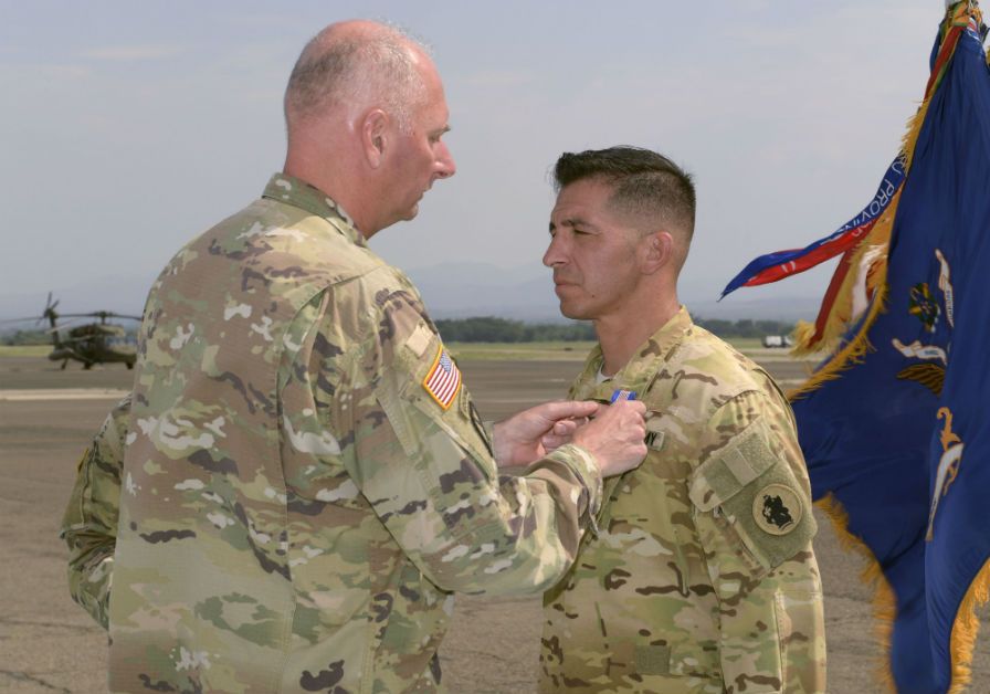NCO receives Soldier’s Medal for saving two airmen from plane crash wreckage