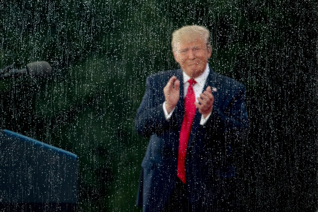 Watch the aircraft that flew over Trump’s July 4 extravaganza