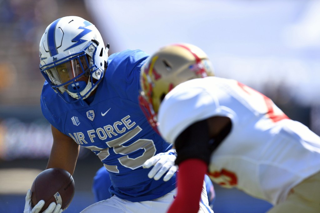 Worthman, stingy defense lift Air Force to 62-0 win over VMI