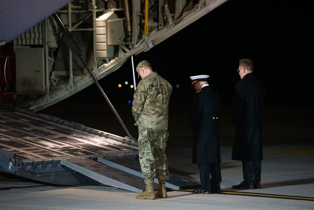 Navy postpones Pensacola awards ceremony amid coronavirus concerns